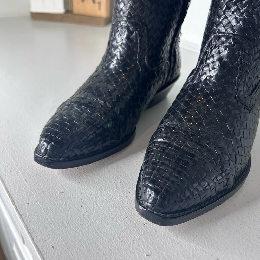 **SOLD**Cole Haan Bragano Woven Leather Western Boots Women’s 7M Black Vintage - Picture 4 of 7